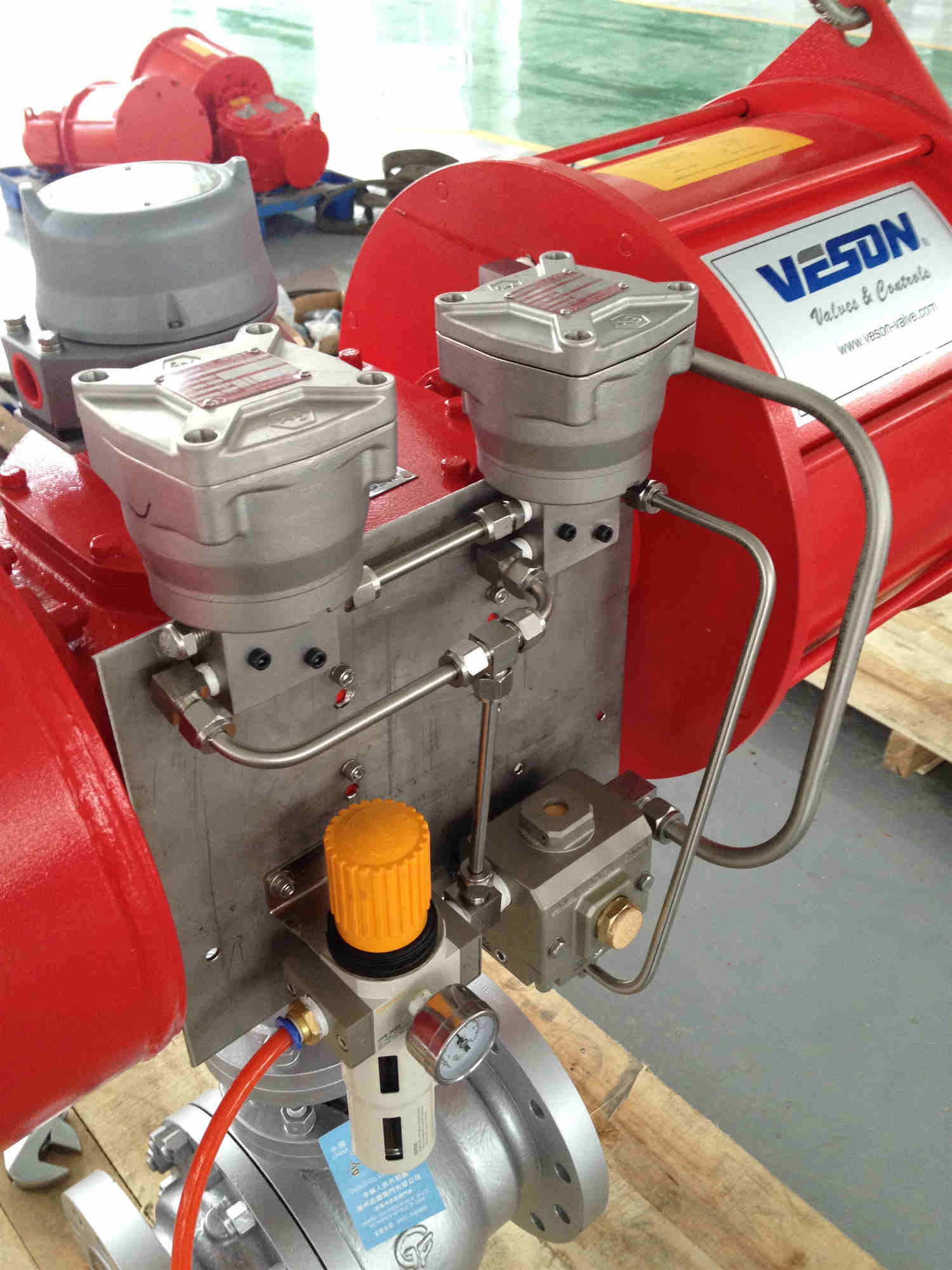 Red Heavy Duty Emergency Shutdown Valve / Pneumatic Flow Control Valve Fast Action