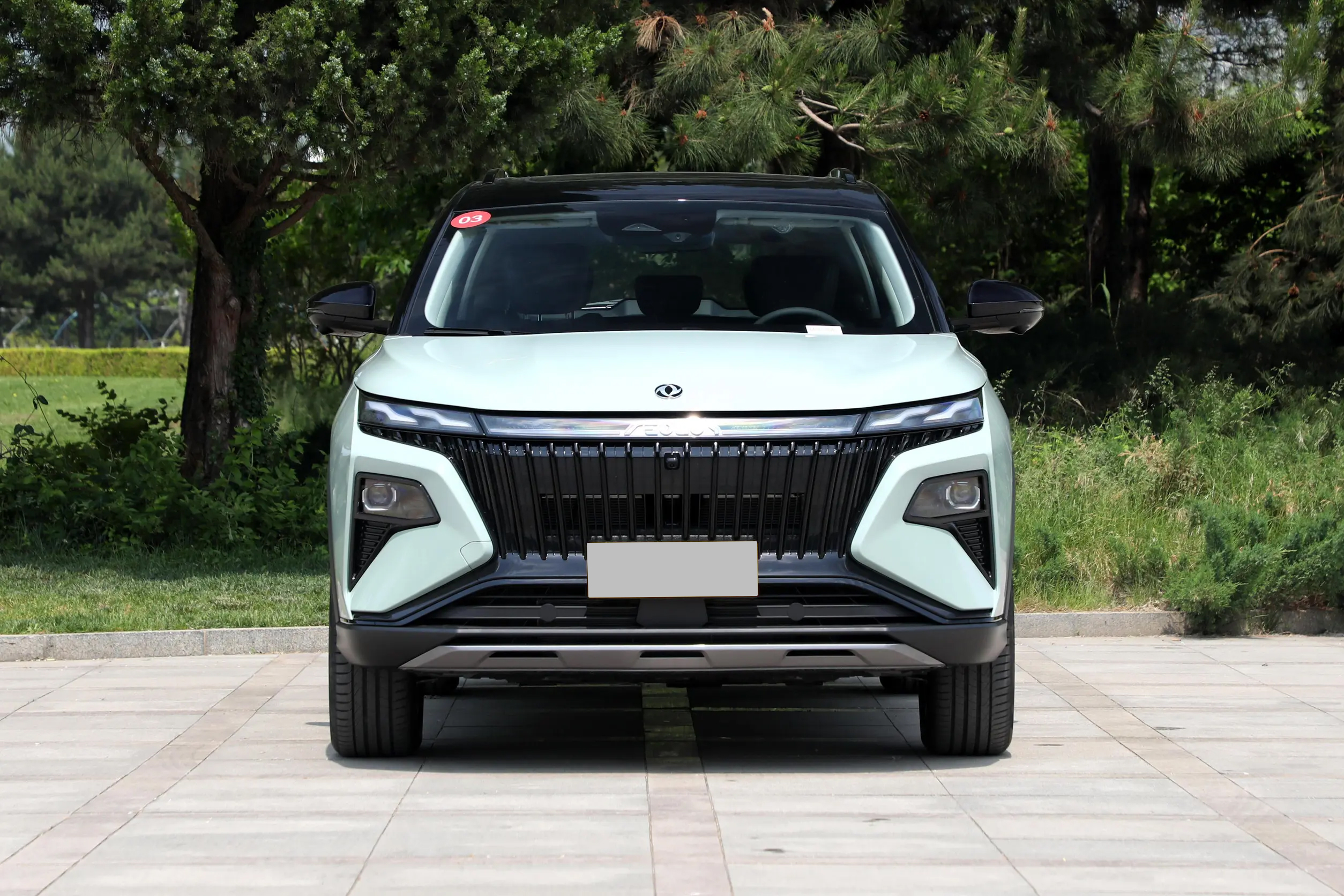 Experience the Ultimate Comfort and Performance with DONGFENG AEOLUS HUGE 1.5L Hybrid Passenger Car