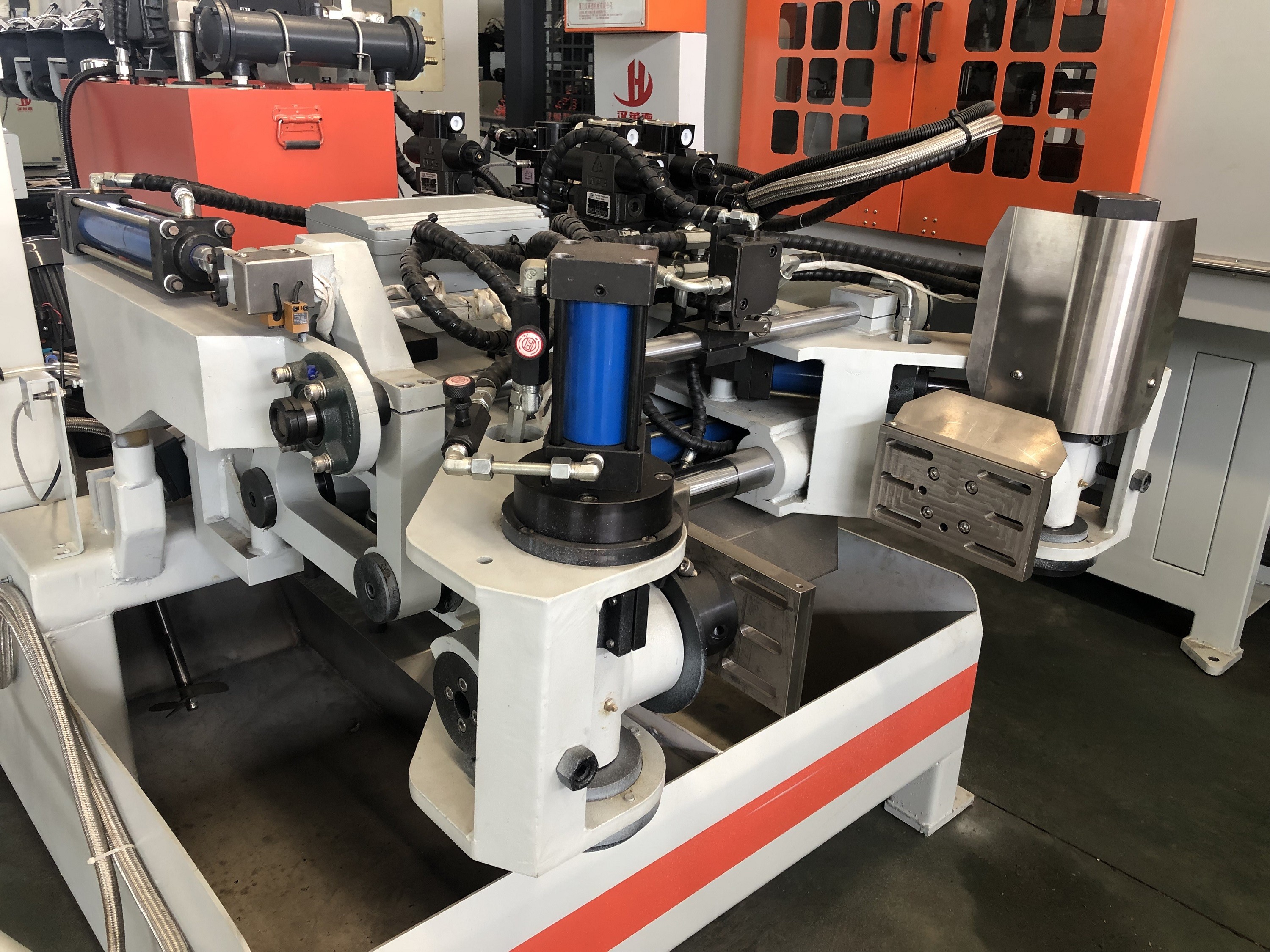 Sanitary Hardware Brass Faucet Precision Machining Gravity Die Casting Machine
