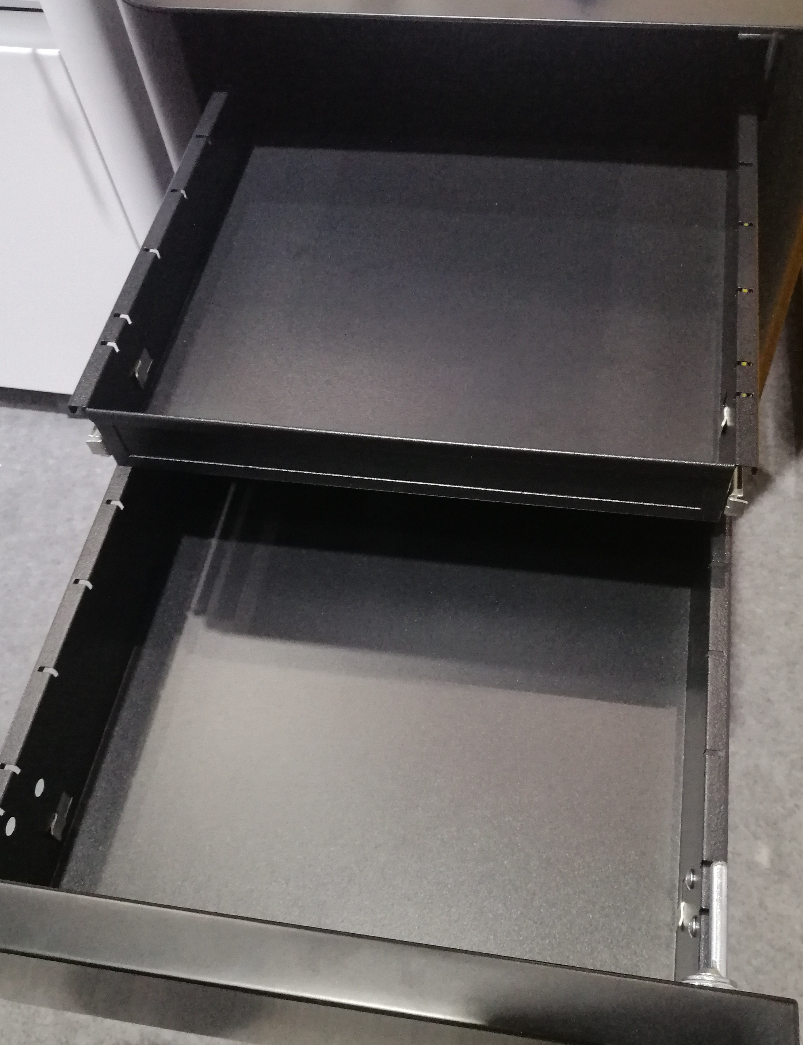 Big Round 3 Drawer Pedestal Mobile Cabinet Manufacturers 0.7mm Thickness