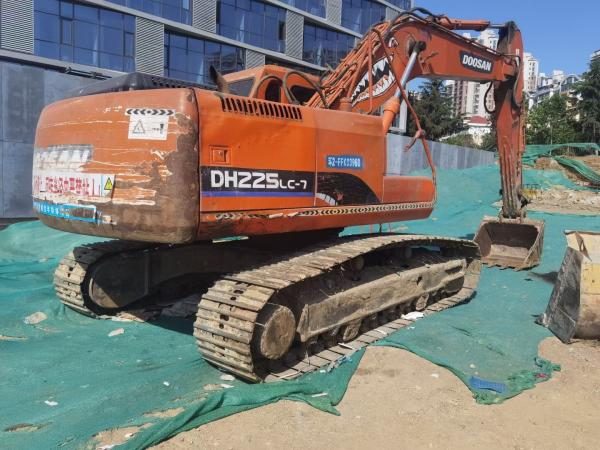 DH225LC - 7 Hydraulic Crawler Used Doosan Excavator Construction Machinery 22