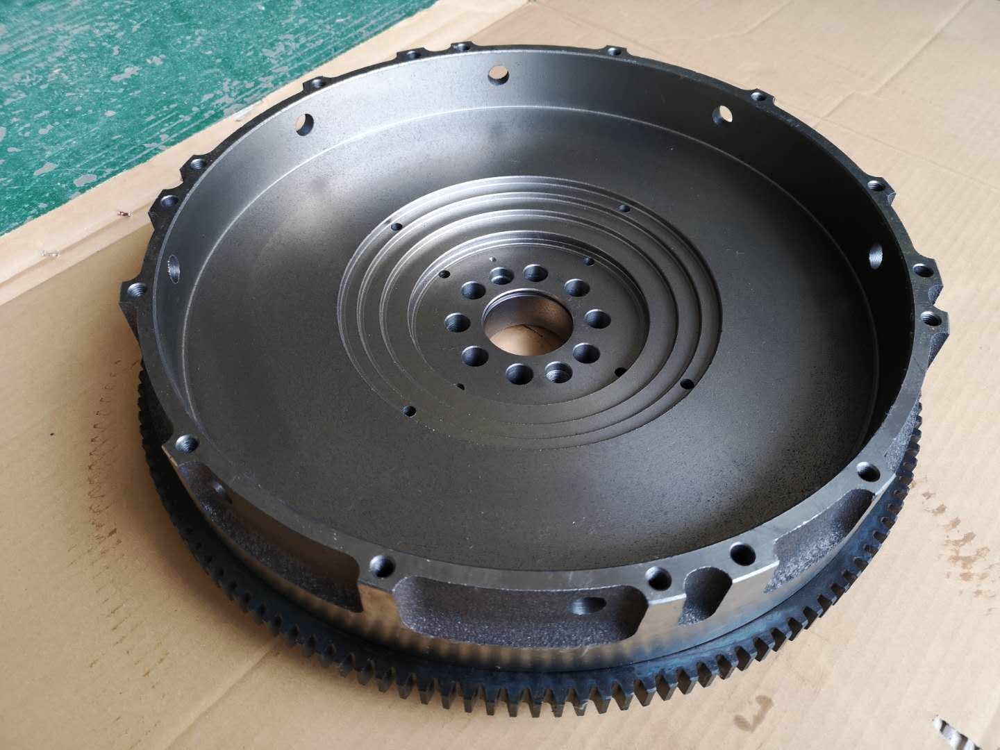 Mitsubishi Heavy Truck Flywheel ME062820 Fuso 8DC9 Engine Middle Hole 430mm Friction Face 143 Teeth