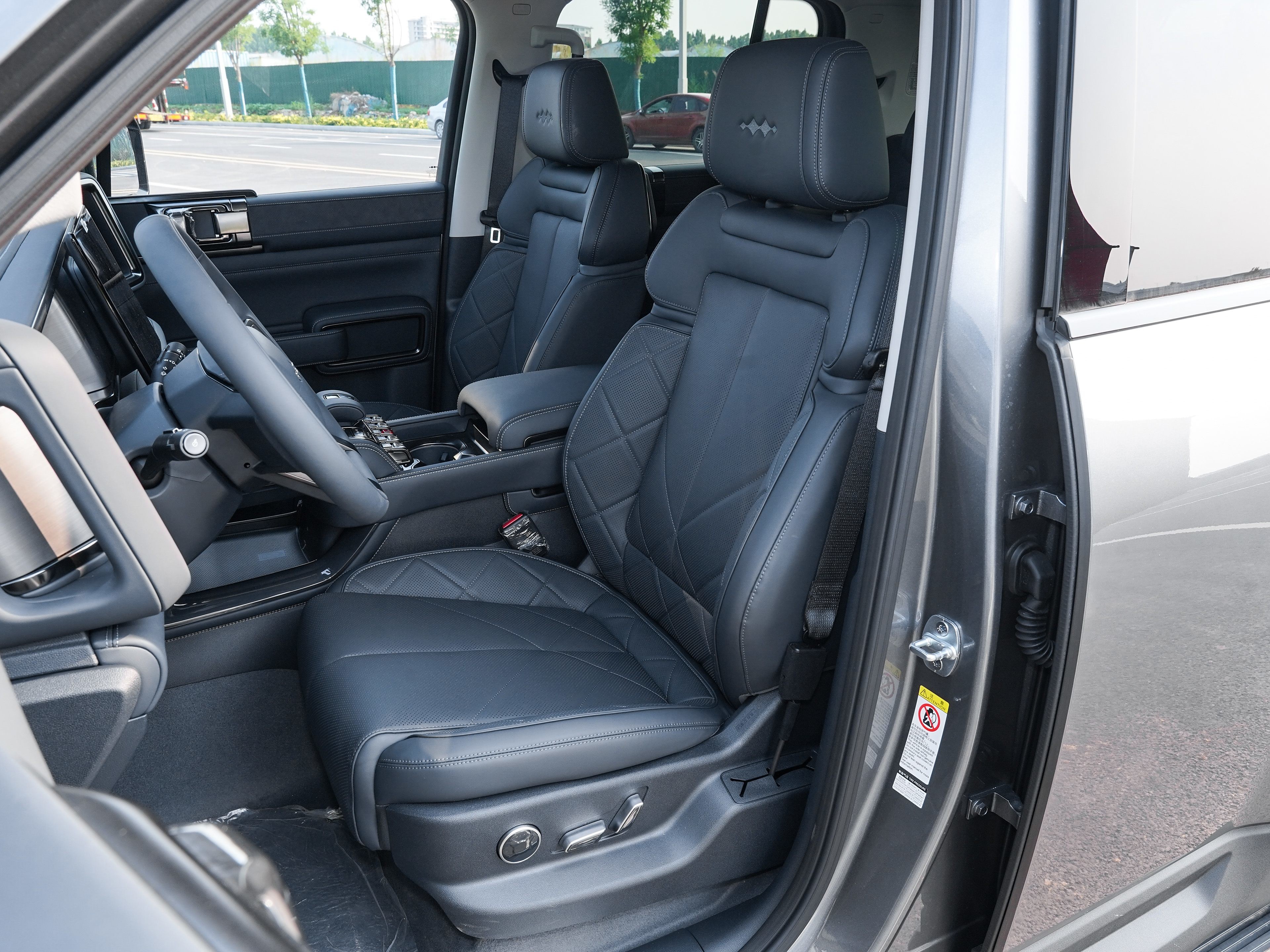Byd Fangchengbao 5 F 2024 Deluxe 5-Doors 5-Seats EV Extended-Range Electric SUV 4X4 Hyb