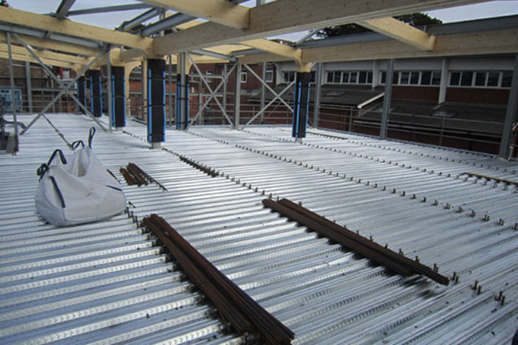 Usage of the metal decking machine