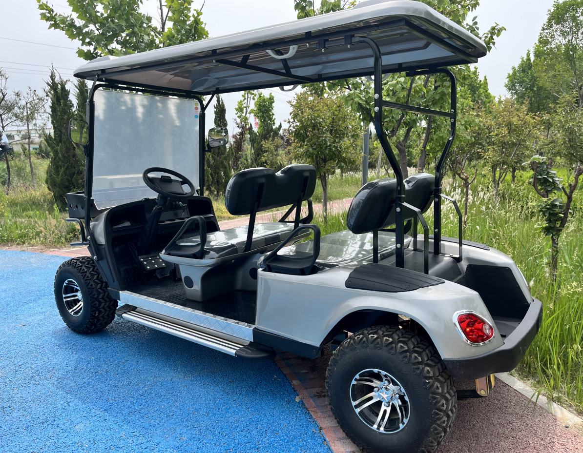 4 Wheel 4 Seater EV Golf Cart 30 KM/H Durable Electric Golf Buggy CE Approved