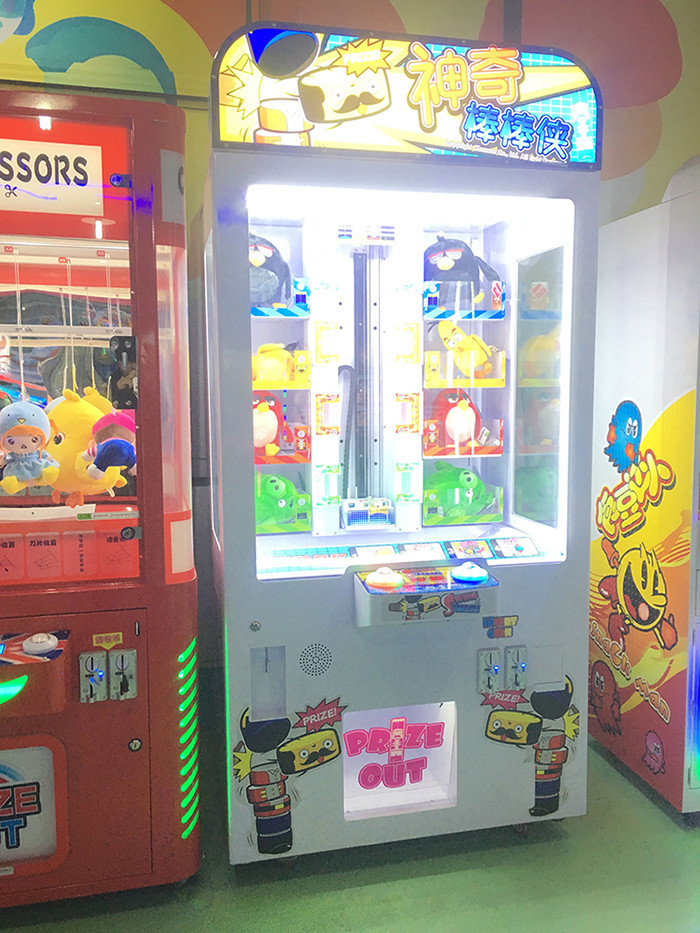 Atttractive Crane grabber Machine / Toy Vending Machine with 1 year Warranty