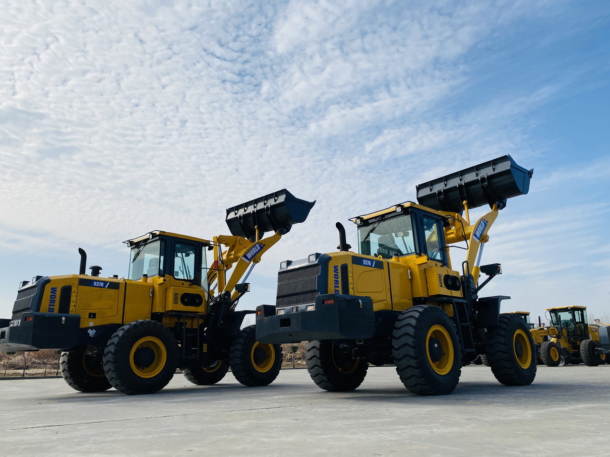 1.7-2.5m3 Bucket Capacity Front End Loading Machine With Max. Dumping Reach 1006mm