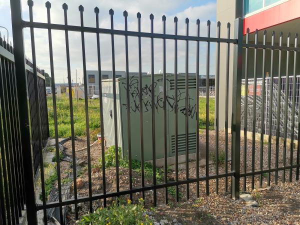 Front Yard Steel Picket Fencing Panels Rail 25*25mm or 40*40mm Blue White Black