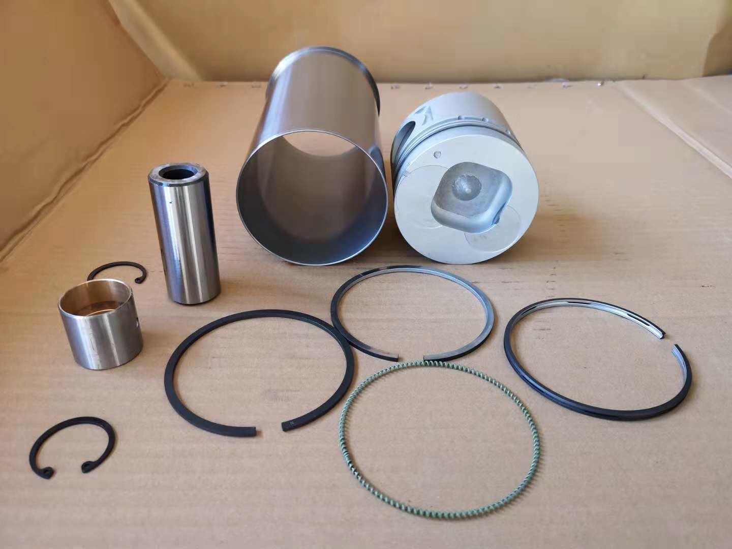 5878133420 4BD1 Steel Thin Wall Chrome Cylinder Liner Kits Sliver Color