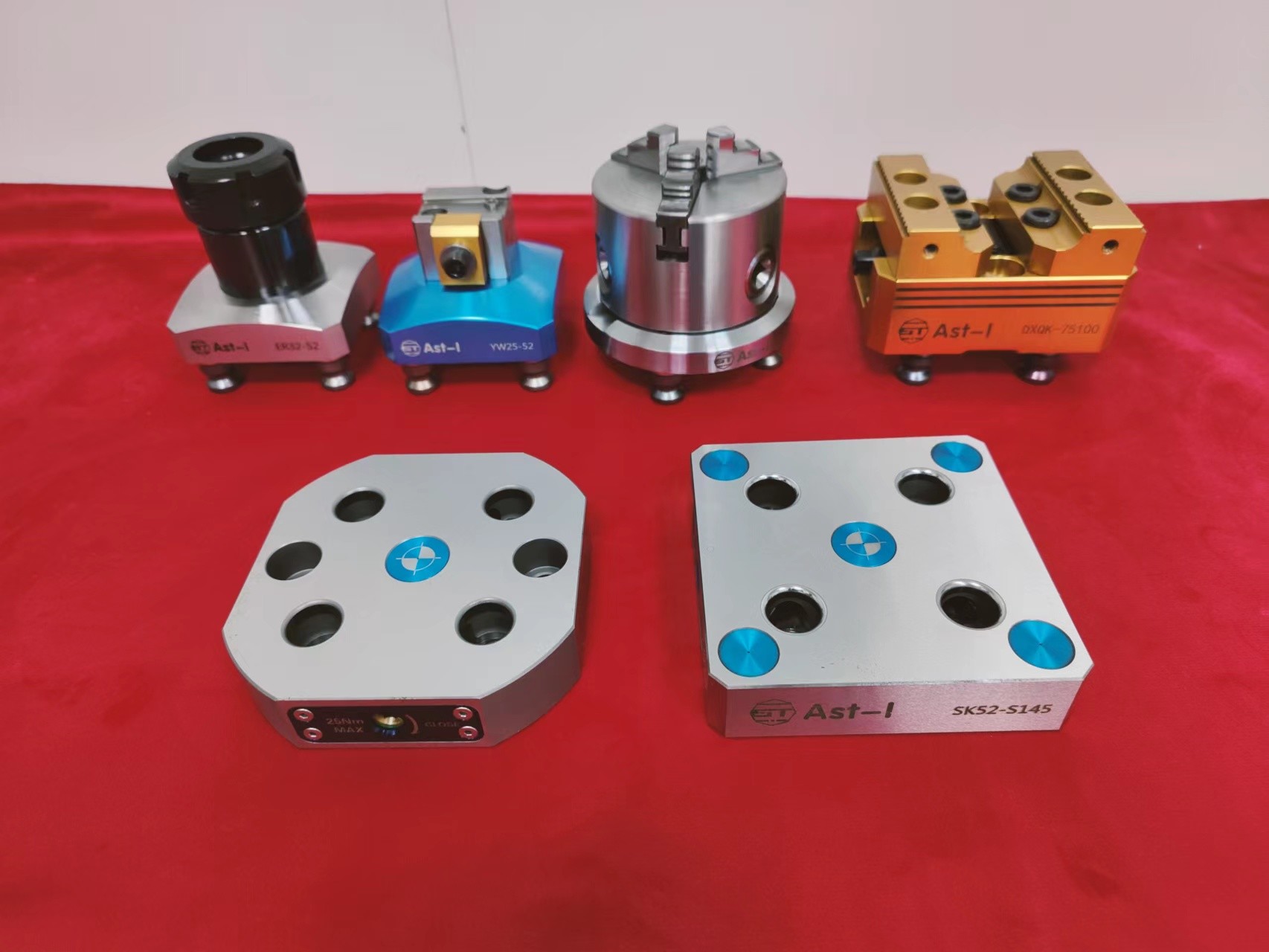 0.02mm 5 Axis Vise 60Nm Maual Self Centering Machine Vice 75100