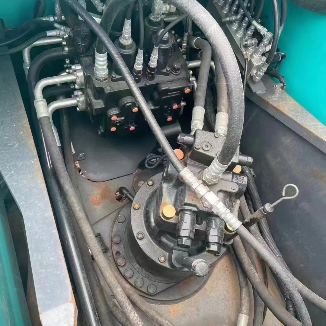 Low Working Hours Original Kobelco SK200 Excavator for Your Construction Business