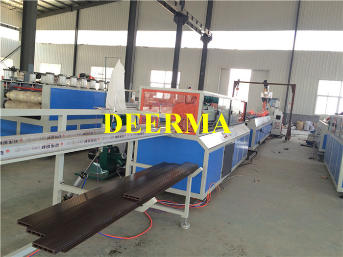 PLC Controlled WPC Decking Production Machine for L20000*W2100*H3200mm WPC Profiles