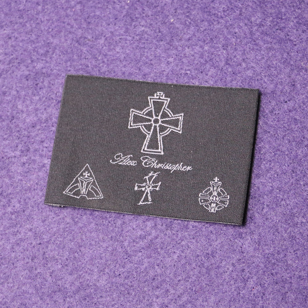 Custom Elegant Clothing Woven Neck Labels For Overcoat , Center Fold Woven Labels