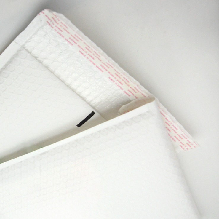 White Composite Matte Film Foam 16x20 Bubble Mailer Puncture Resistant