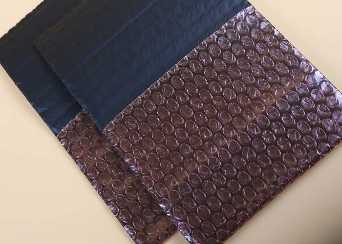 Shock Cushioning Protections Black Bubble Mailers For Packing Electronic Component