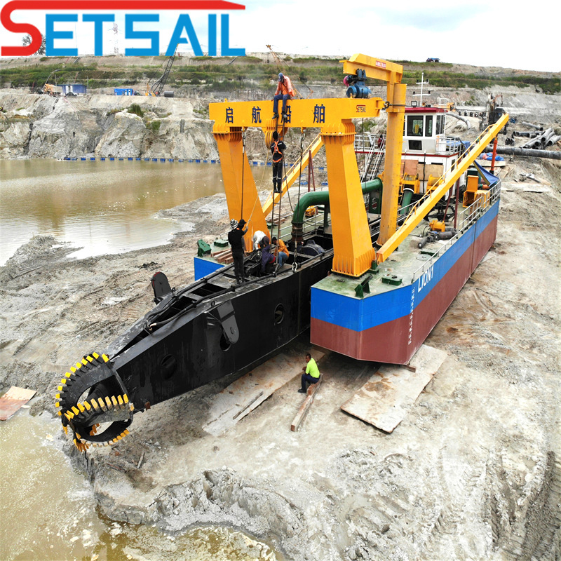 Capacity 1100m3 Cutter Suction River Sand Dredger with Anchor Boom