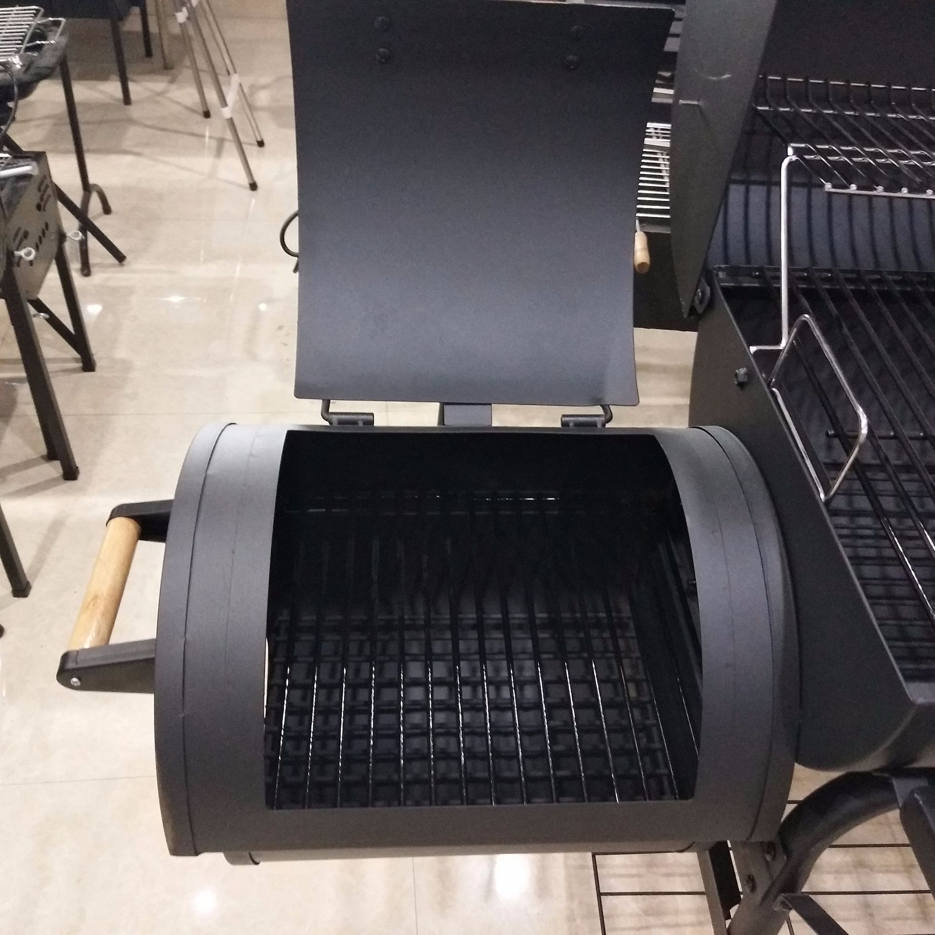 Double Barrel Charcoal Grill with Dia. 4mm Chromed Cooking Grid and Steel Construction
