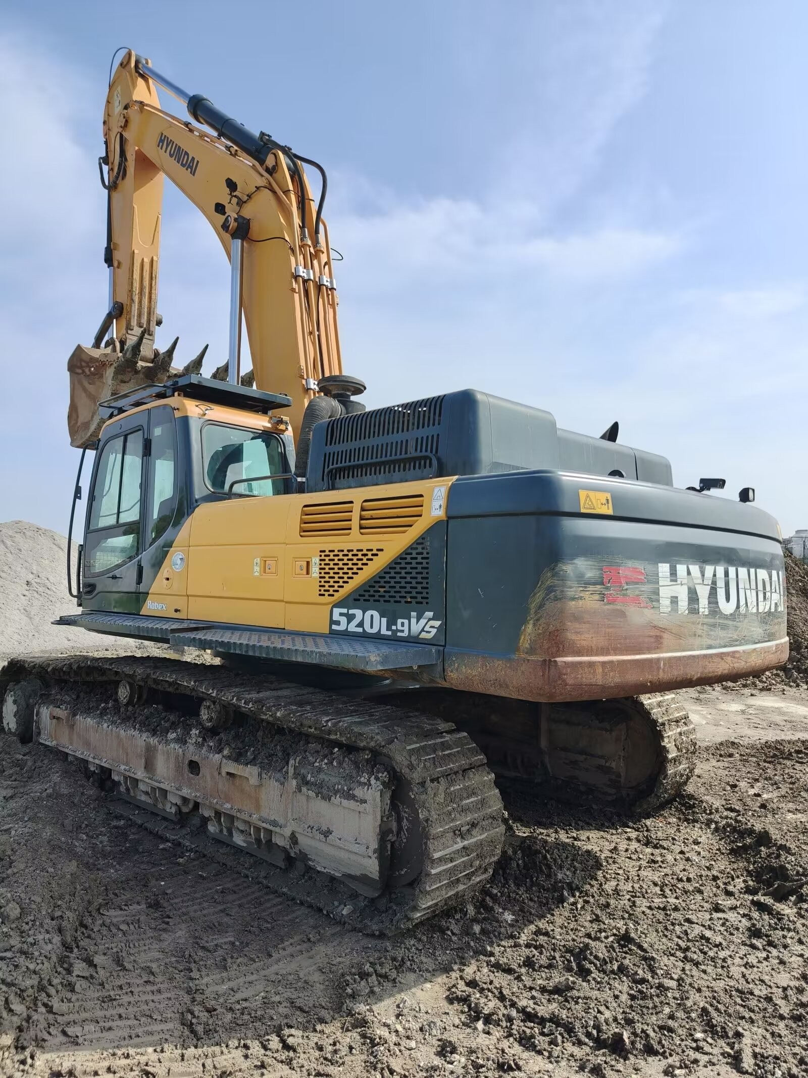 Used Hyudai 520Lc Excavator Ready To Dig In All Conditions