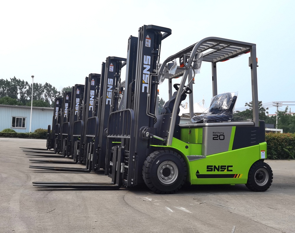 Powerful Diesel Engine 4ton Rough Terrain Forklifts for Off Road Handling and Lifting