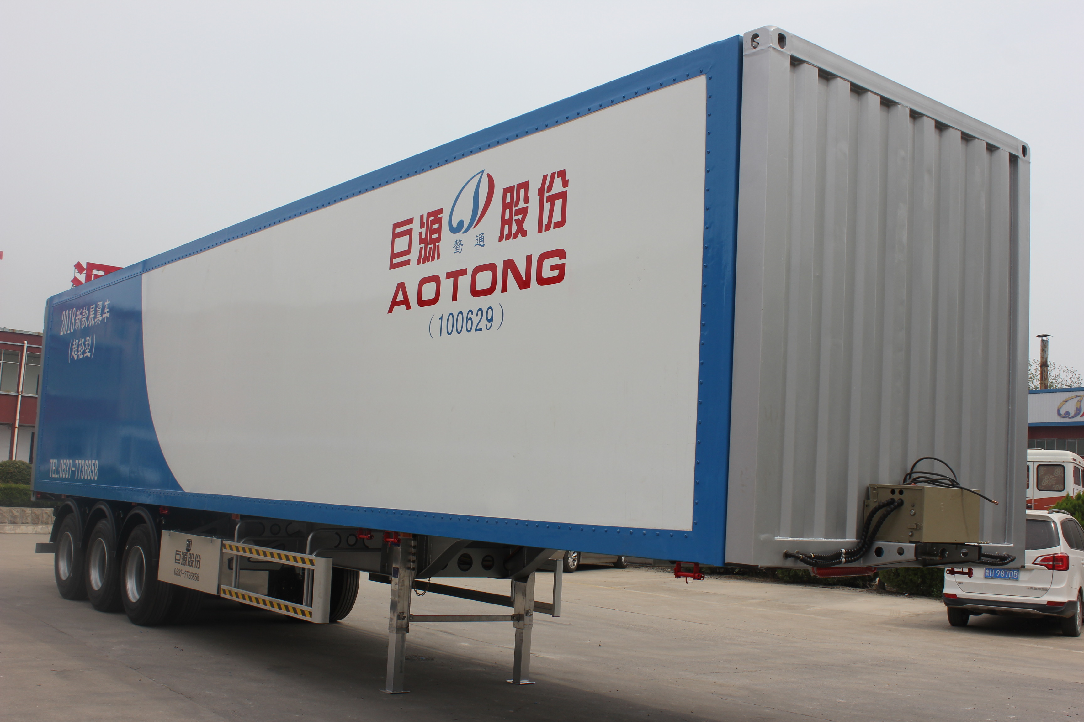 40 Tons Max Payload 13 Ton Axle Enclosed Dry Wing Van Semi Trailer for Express Logistics