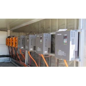 450VDC GPRS Single Phase Solar Pump Controller IP20 1 Phase DC To AC