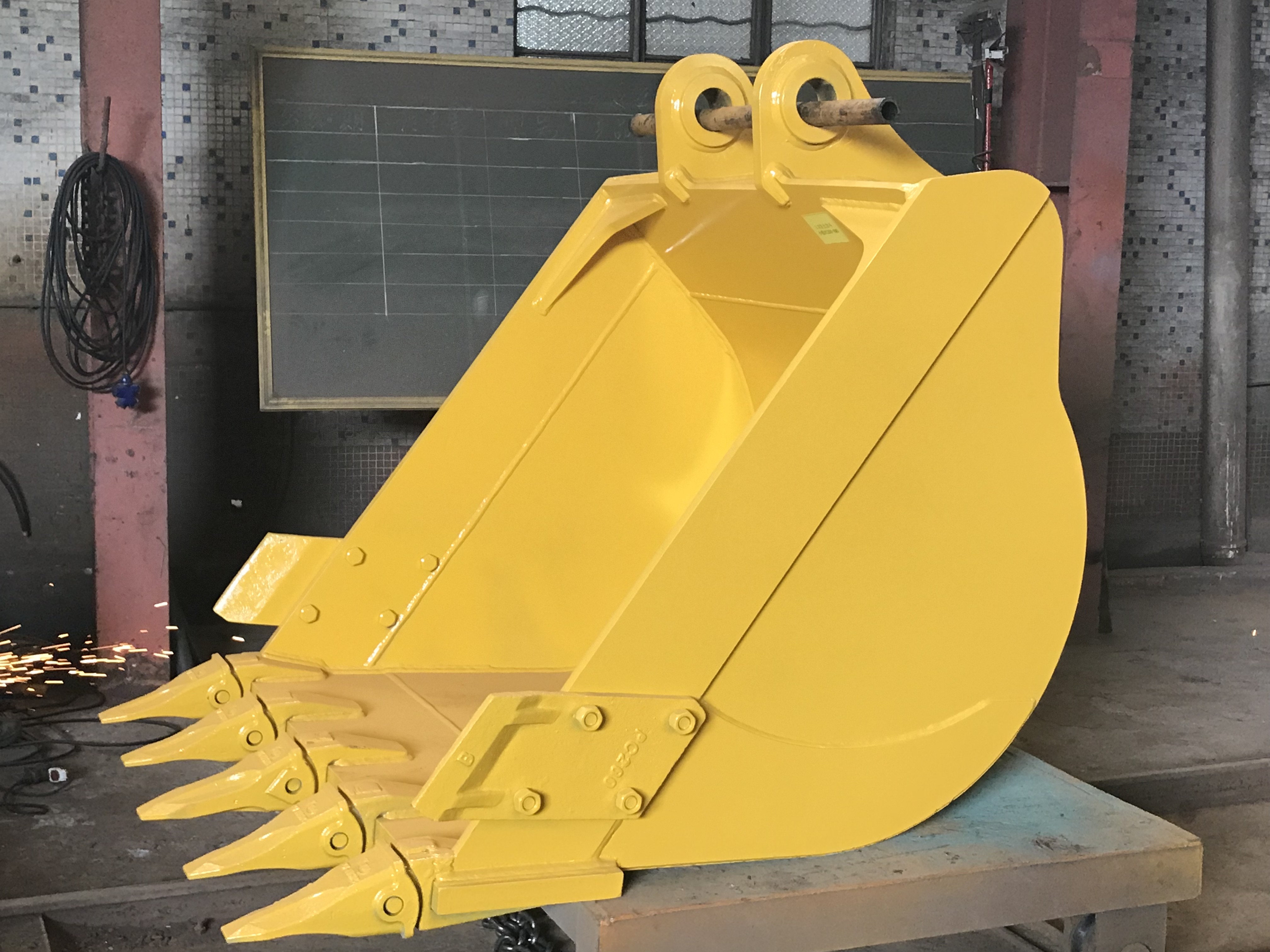 800mm Step Width Excavator Rock Bucket Attachments Standard