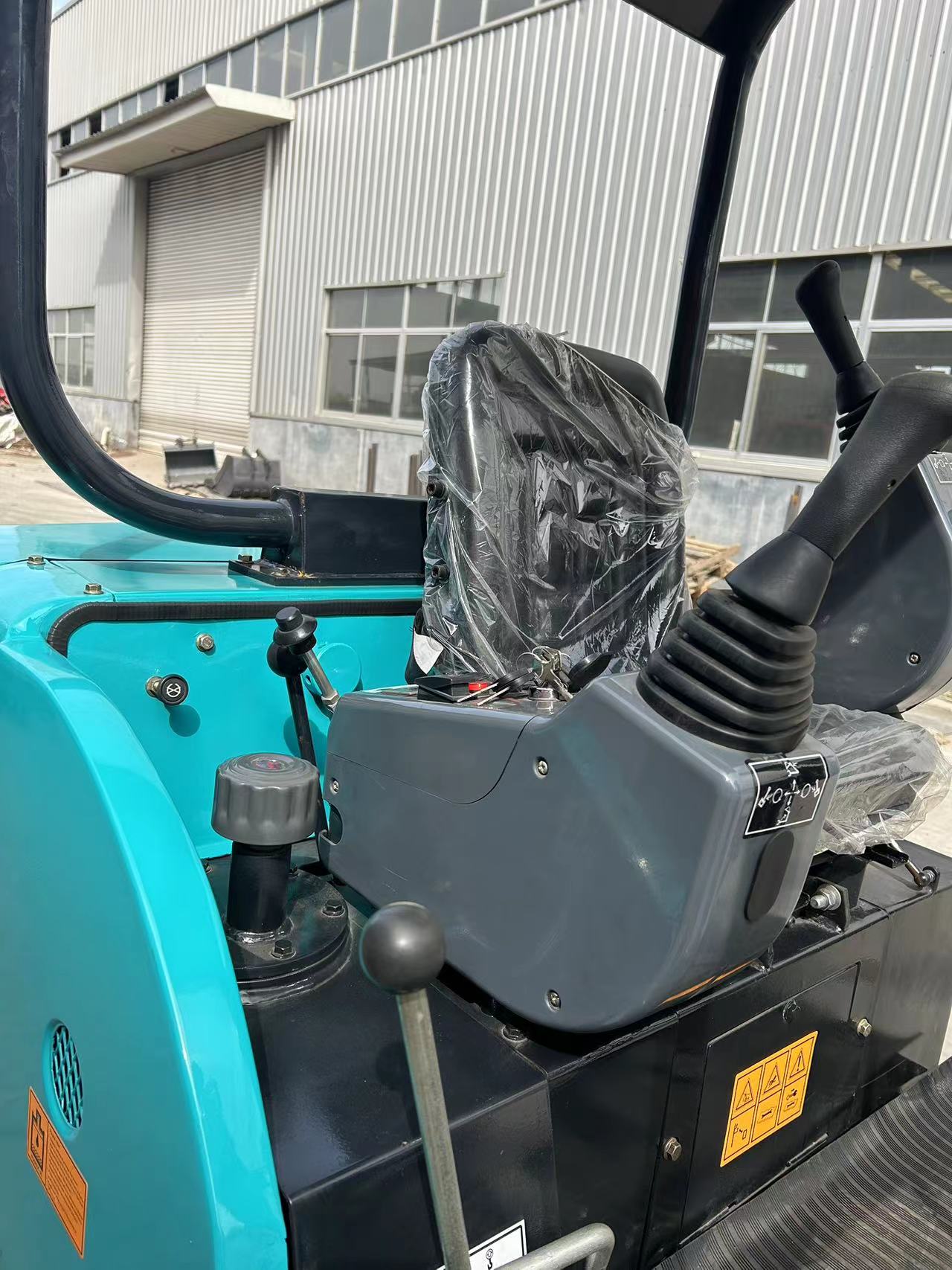 1.7ton Operating Weight Hydraulic Diesel Mini Crawler Excavator with Eaton Hydraulic Valve