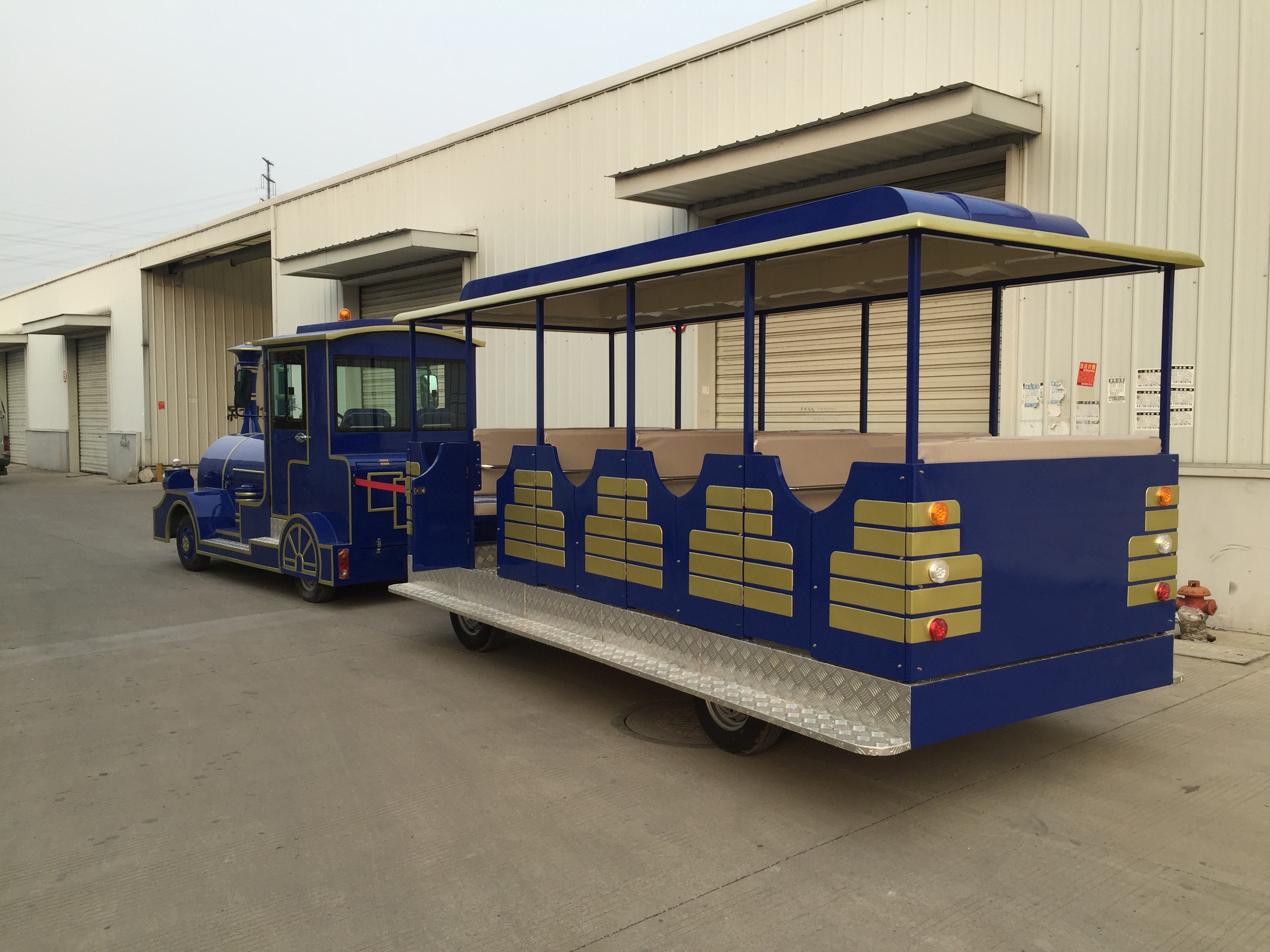 62 Seater Mini Electric Trackless Train , Shopping Mall Electric Sightseeing Train