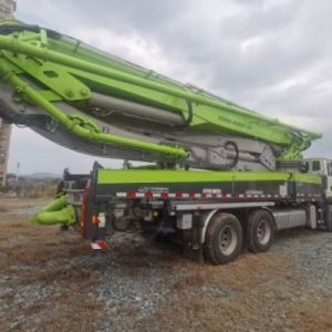 Robust Structure 3 Axles Concrete Boom Pump Truck 2021 Zoomlion 50m With Sitrak