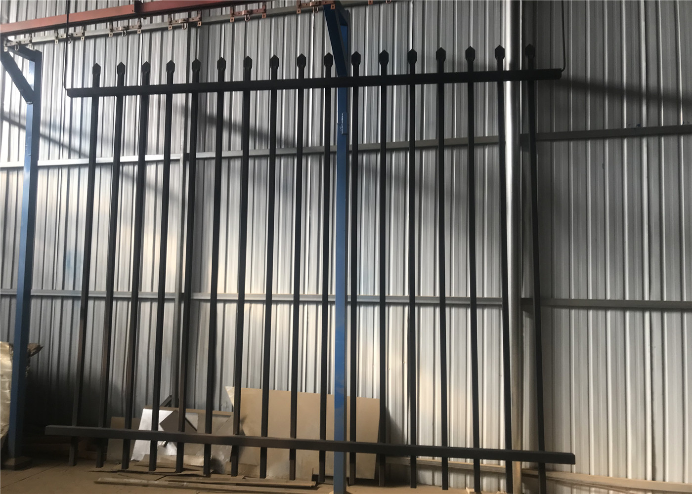 Security Garrison Fencing Panels 2.1mx2.4m rails 45mm*45mm upright 25mm Hot dipped Galvanized to Be 300gram/m2