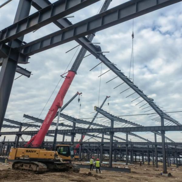 Modern Pre Engineered Steel Building Structure , Logistics Park Prefabricated