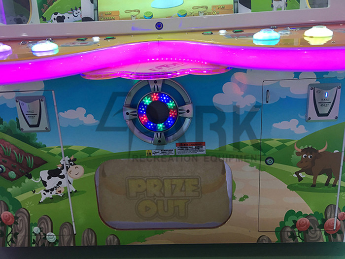 Coin Operated Crane Game Machine 32" Hd Screen , Prize Vending Gift Arcade Claw Machine