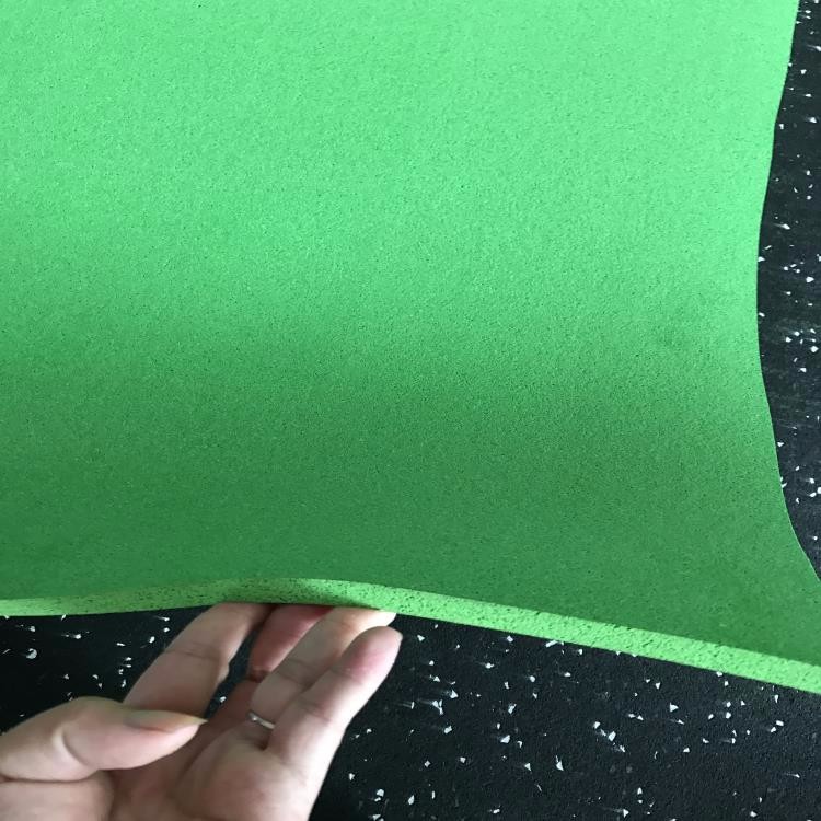 Recycled Rubber Sports Flooring / Rubber Gym Flooring Rolls Solid Color