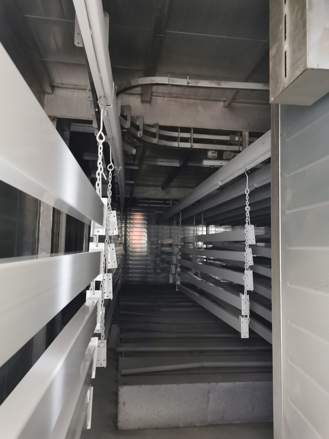 Top Powder Coating Line with Conveyor System Equipment for Structural Parts