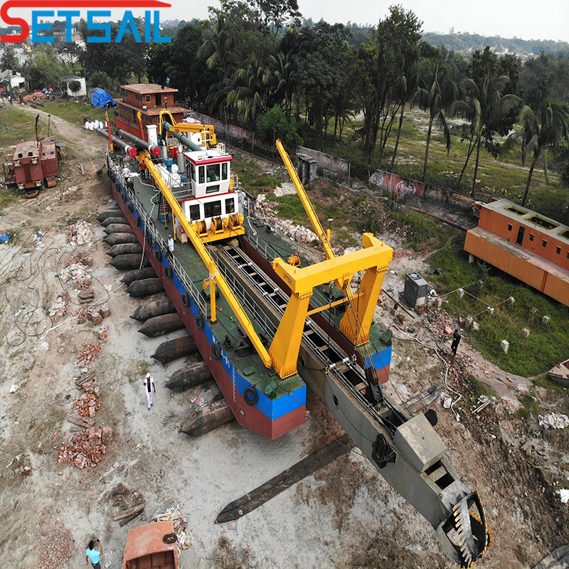 Hydraulic Cutter Head Diesel Engine Power 7500m3 Sand Dredger