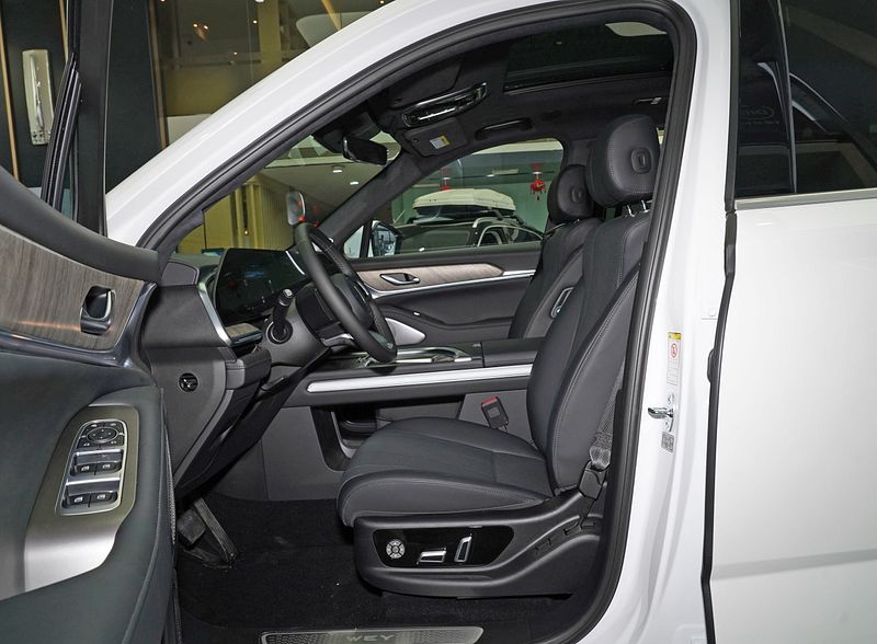 Great Wall Wey Lanshan DHT-PHEV Supper Big SUV 1.5T 154P.s L4 With 113kw/223N.m Maximum Power9.8s 0-100km/h Acceleration