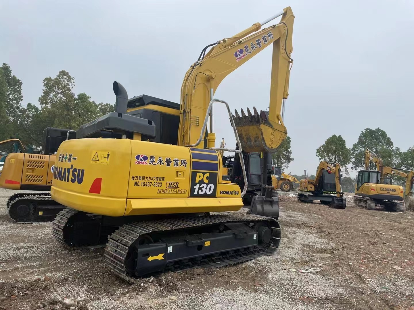 Komatsu excavator available for sale in a good condition , for a discounted price