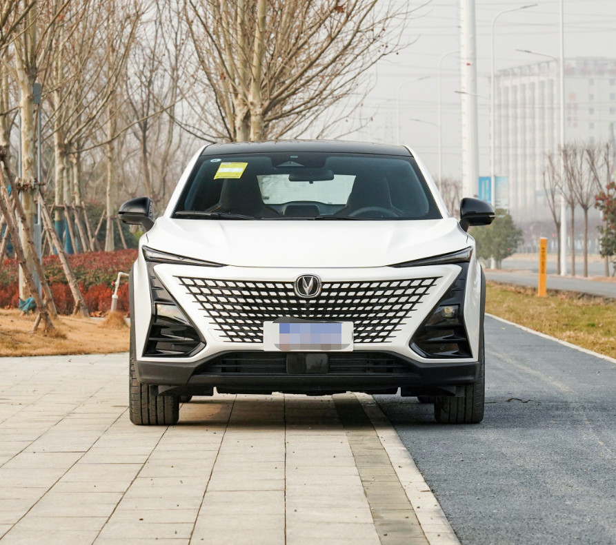 Changan UNI-T 2022 2.0T 233HP Noble Model 8AT 5 Seats SUV With 20" Wheel Hub