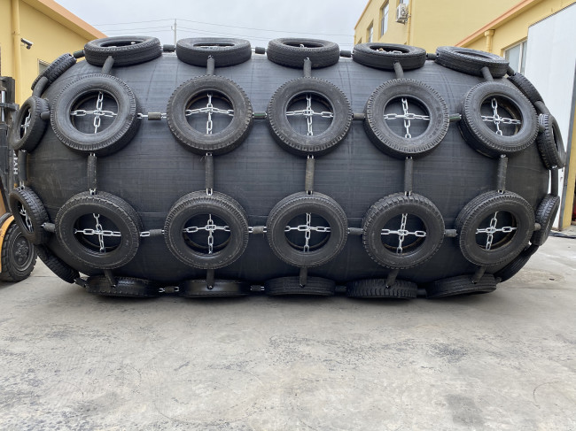 50kpa 80kpa Yokohama Rubber Fender Berthing Ship Protection Dock