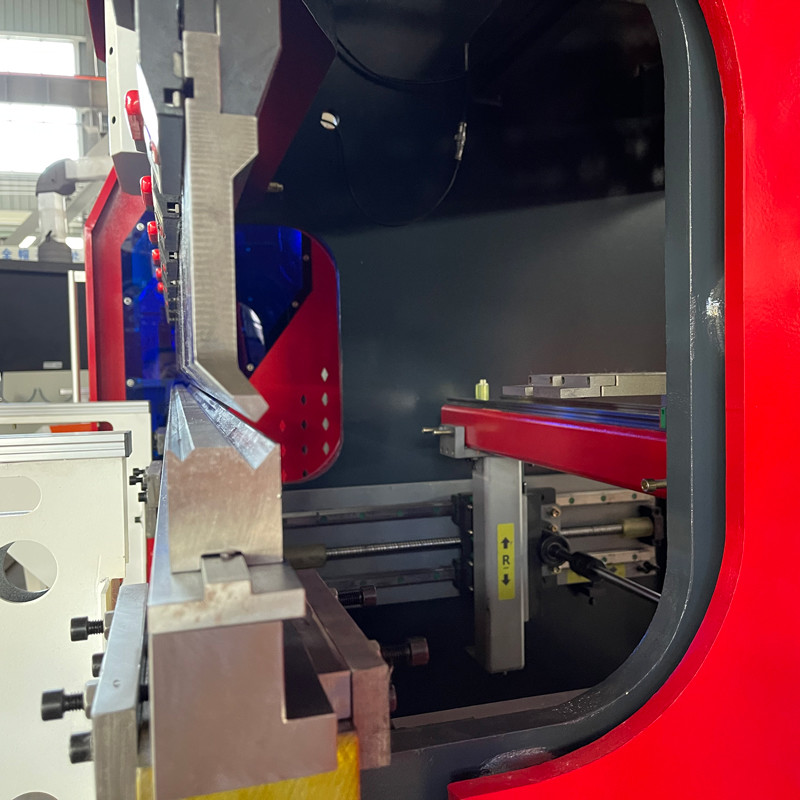 WE67K-80T2500 Hydraulic CNC Press Brake Electro Hydraulic Bending Machine HK58T Controller