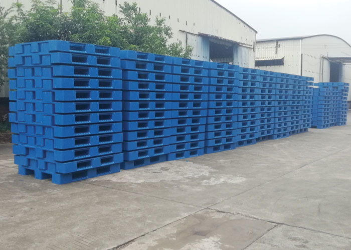 2000kg Heavy Duty Plastic Pallets 8pcs Steel Reinforcing Inside