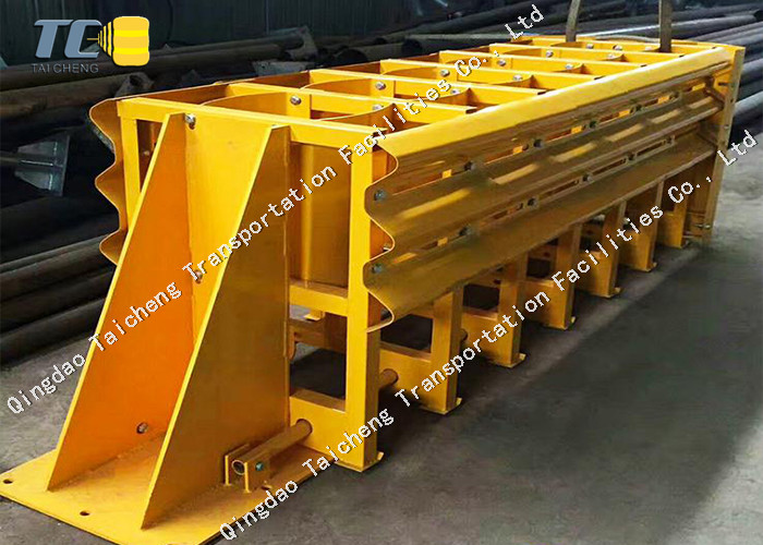 Yellow Highway Crash Cushion Barrier Anti Impact 2560mm X 1220mm X 900mm