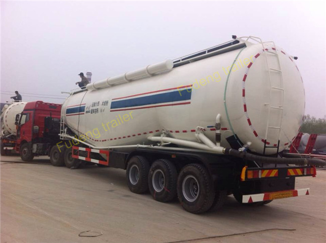 65cbm Bulk 3 Axles 80 Ton Silo Bulk Cement Tanker Trailer With Double Cabins