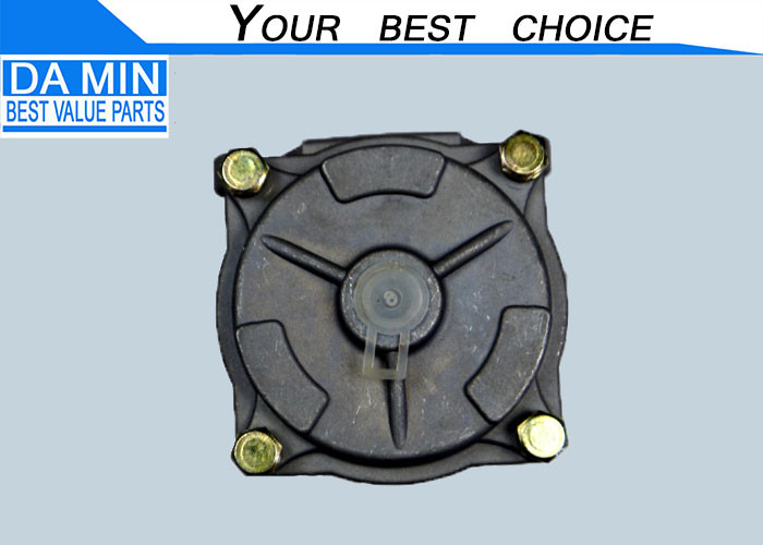 1482102780 ISUZU FVR Parts Brake Relay Valve Put In Cross Frame Member Link Four Connector