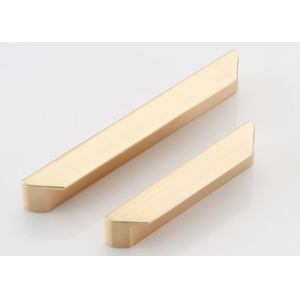 China Furniture Hardware Pull Handles  Zinc Alloy Cabinet Door Pull Handles 32mm 64mm Size on sale