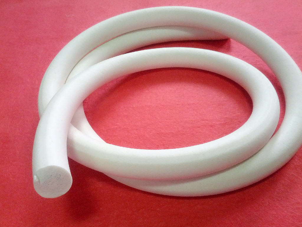 Low Maintenance Silicone Sponge Rubber Strips No Contamination For Aviation
