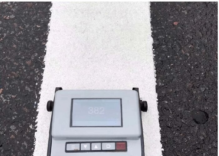 Sustainable Hot Melt Marking Paint , Reflective Yellow Paint For Road Marking