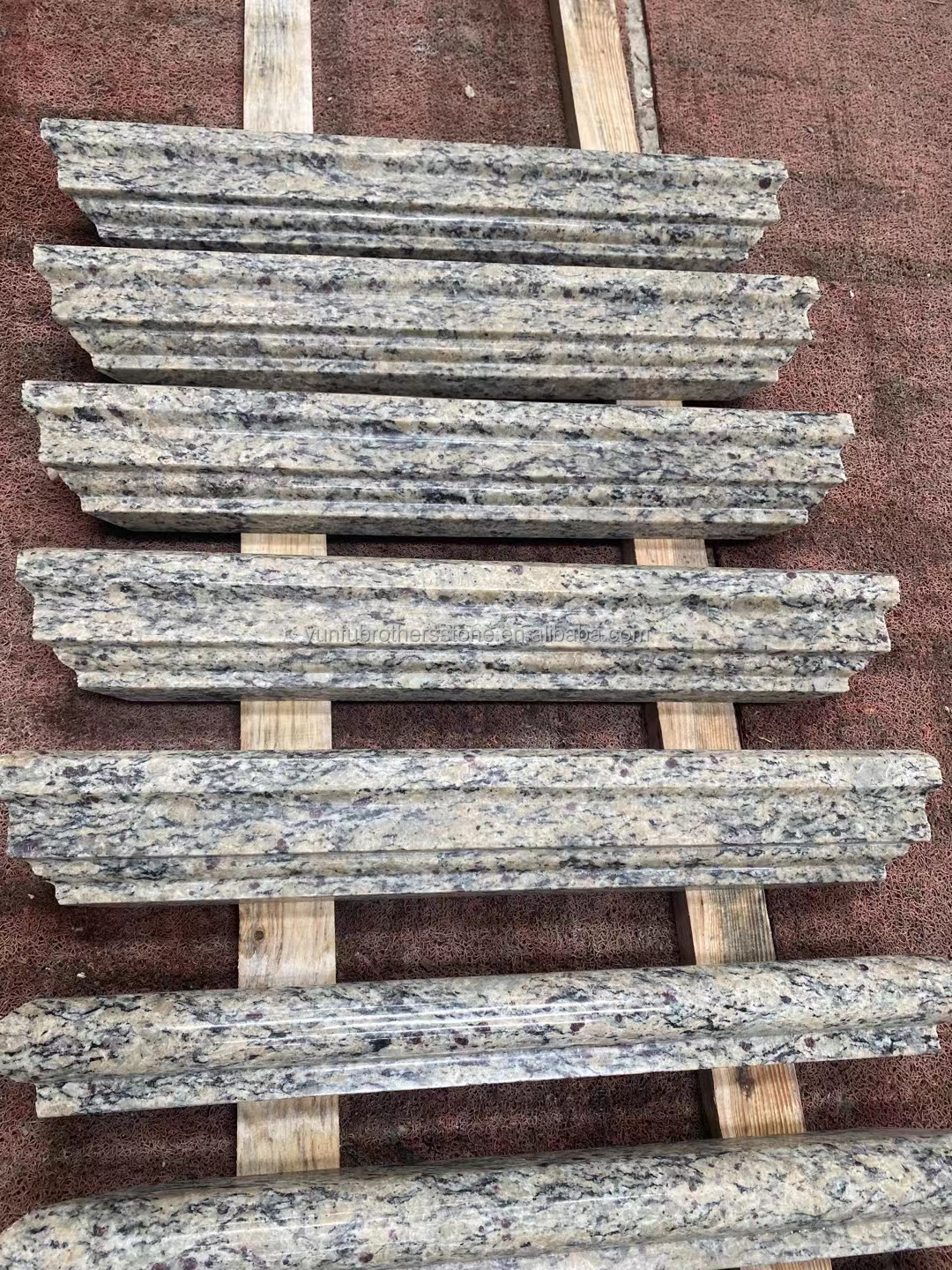 Modern Style Brazilian Gialo Cicita Santa Granite Slabs for Villa and Hotel Design