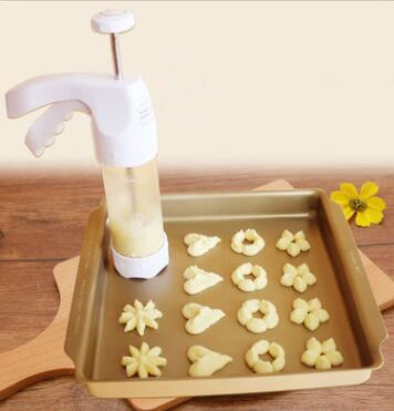 FBT010605 for wholesales cookie press decoration kit Includes 12 Fit Right cookie disc shapes