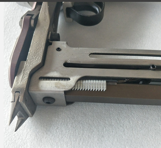 Clamping Pneumatic Staple Gun , Mattress Spring Set Screw Pneumatic Nail Gun